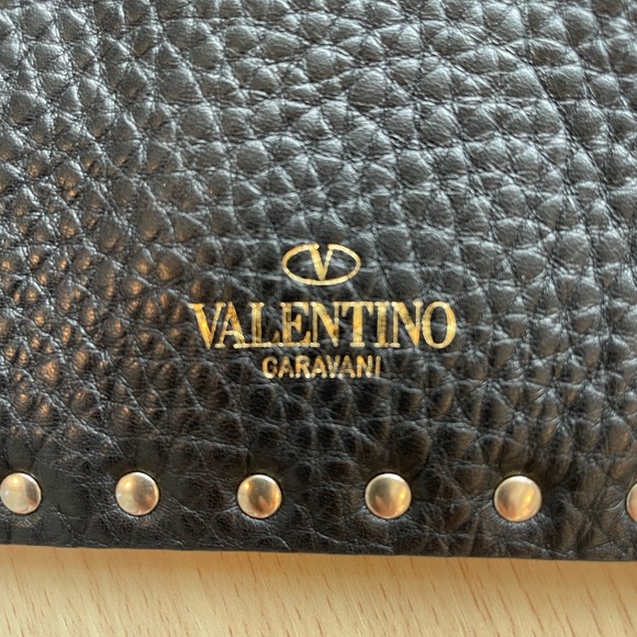 VALENTINO GARAVANI Rockstud Black Large Pouch- Great Condition! - Picture 9 of 9